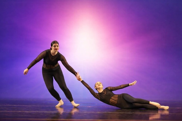Duet and trio dancers